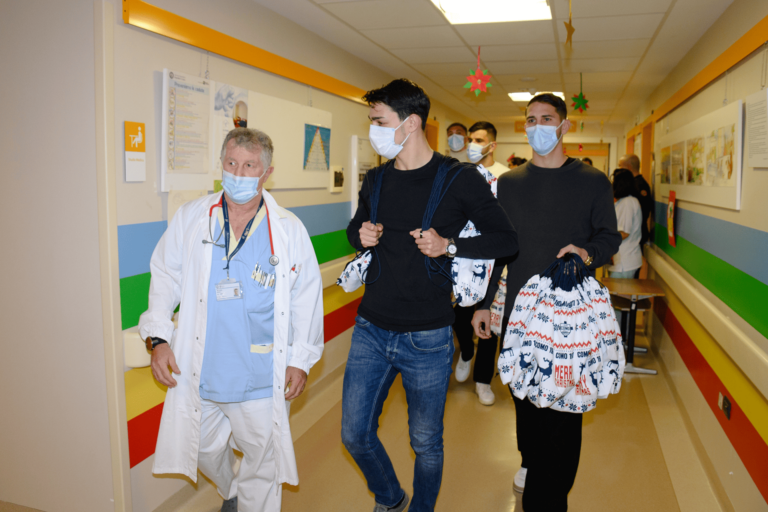 Como 1907 a Natale con i Piccoli Pazienti Locali