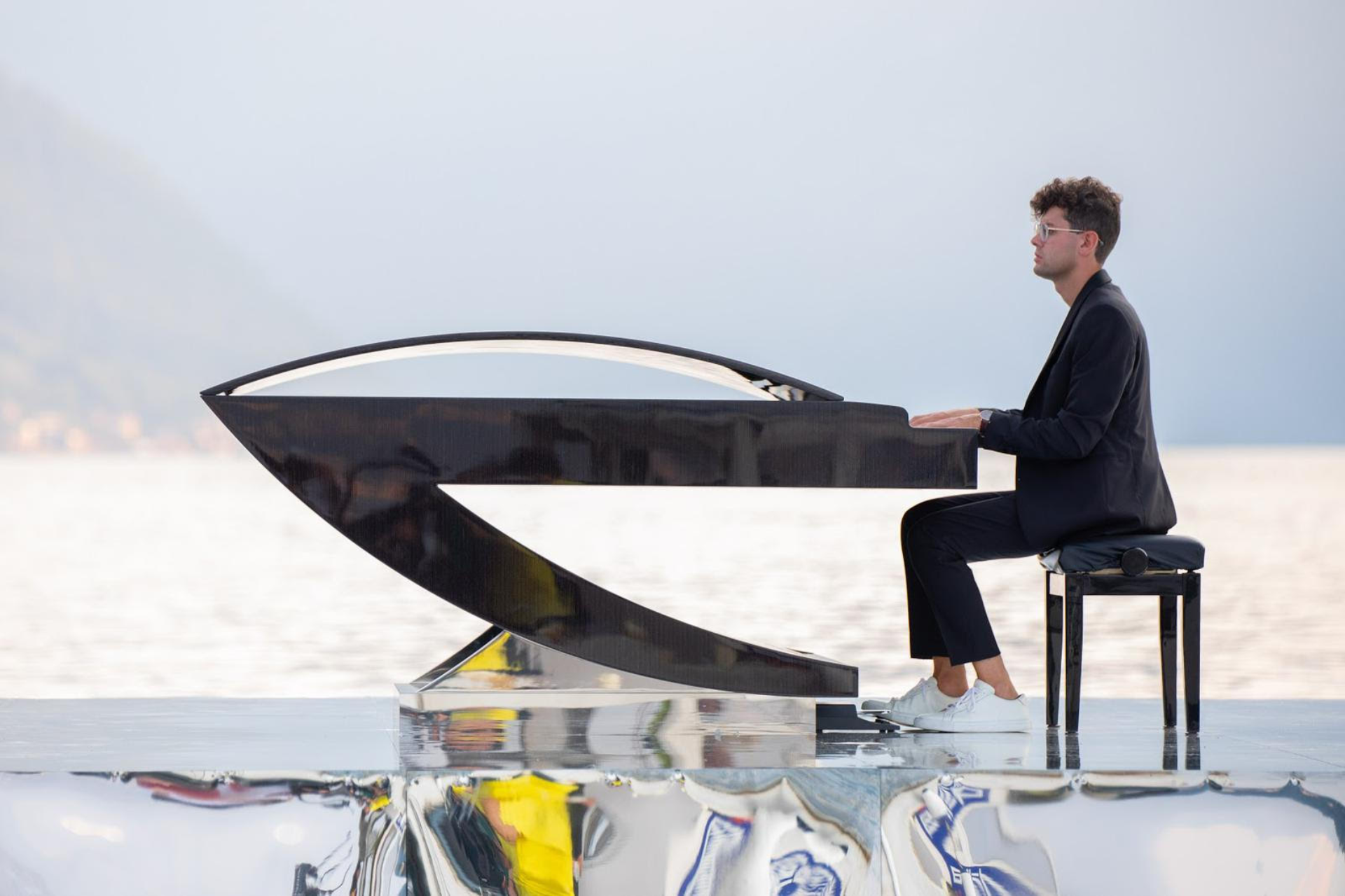 Alessandro Martire e il suo Palco Galleggiante